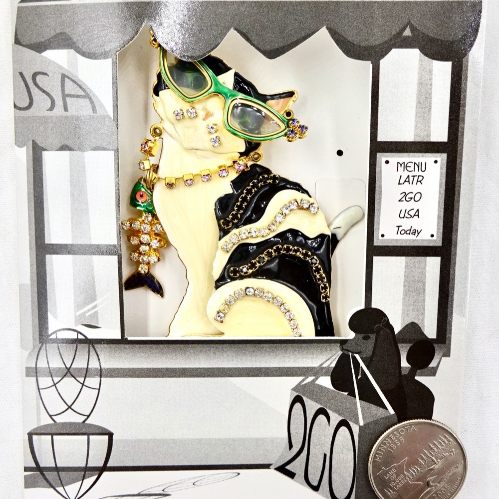 LUNCH at the RITZ LATR 2GO GlamourPuss Pin Pendant - Picture 3 of 11